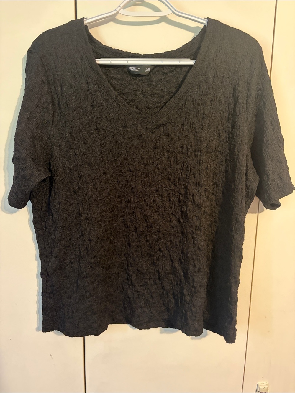 Simply Vera Vera Wang Black Textured V-Neck Short Sleeve Shirt